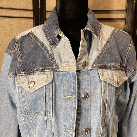 Wild Fable patchwork jean jacket small- perfect condition SOOOO COOL!!💕 - Picture 2 of 9